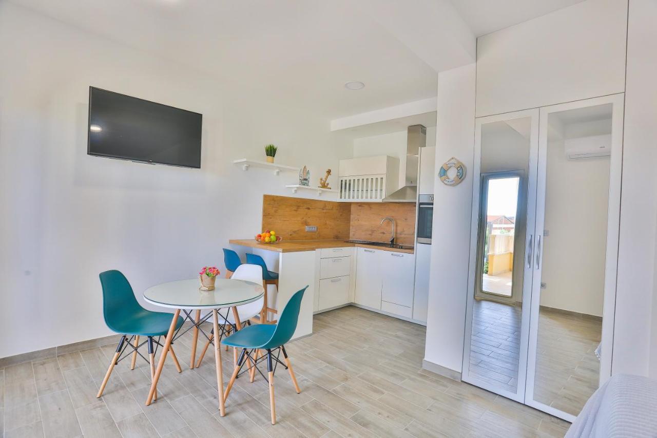 Apartments Maris Каштела Экстерьер фото